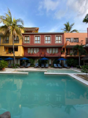 Casa Lotería -Pueblito Sayulita- Colorful, Family and Relax Experience with Private Parking and Pool
